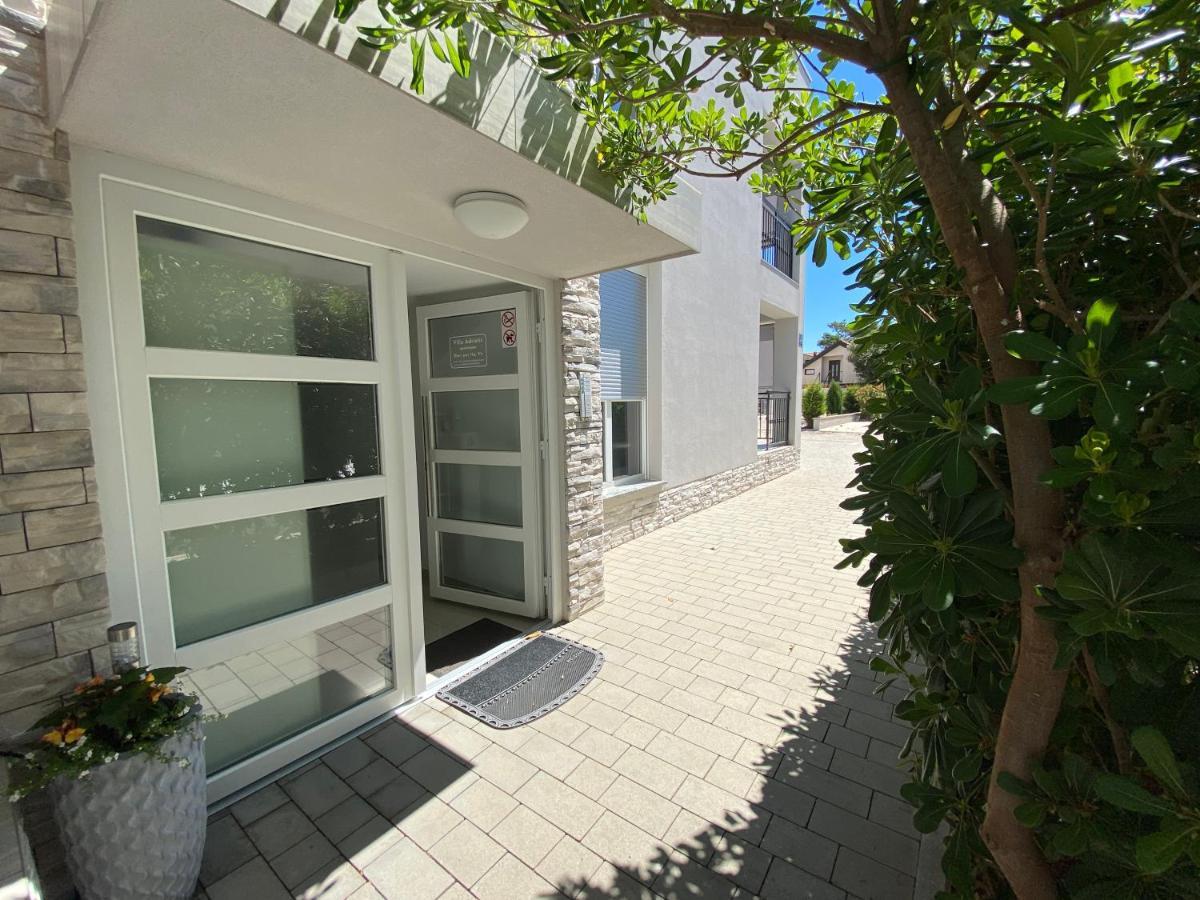 Apartmani Villa Adriatic Vir Exterior foto